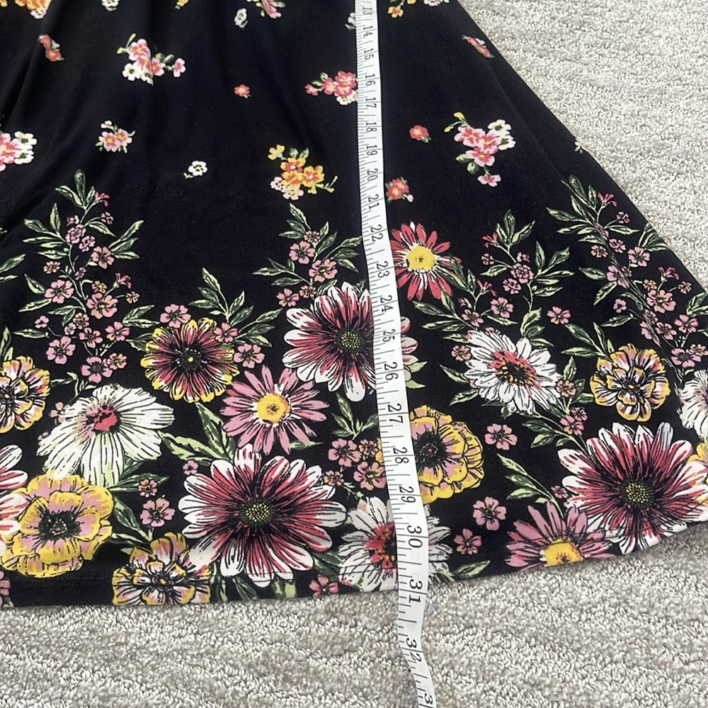 Planet Gold black floral dress with braided accent - Picture 6 of 7